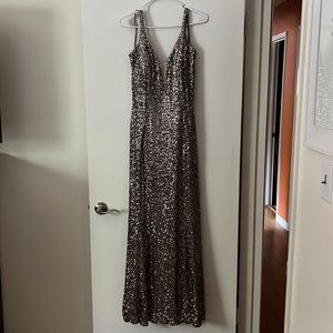 Floor length fully lined sequined dress, absolutely stunning! Worn 2x, like new